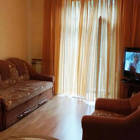 Комната В Двухкомнатной Apartment เคียฟ ภายนอก รูปภาพ