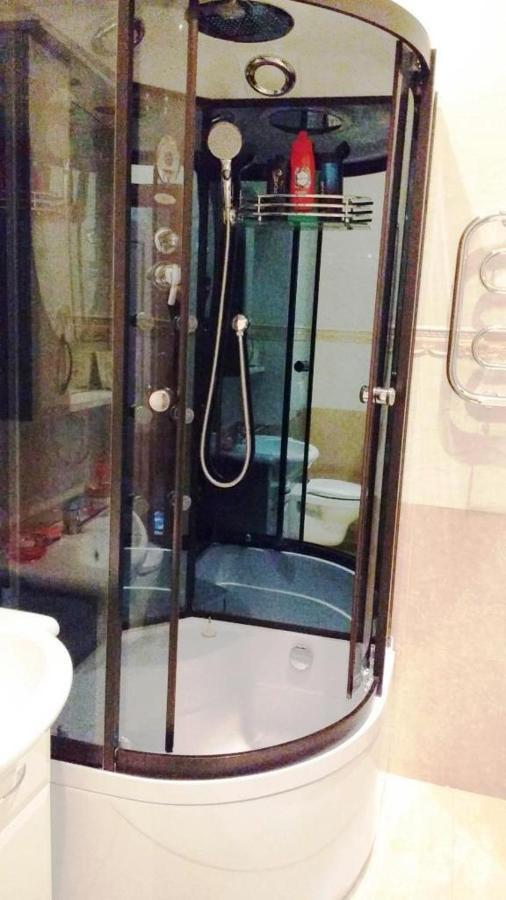 Комната В Двухкомнатной Apartment เคียฟ ภายนอก รูปภาพ